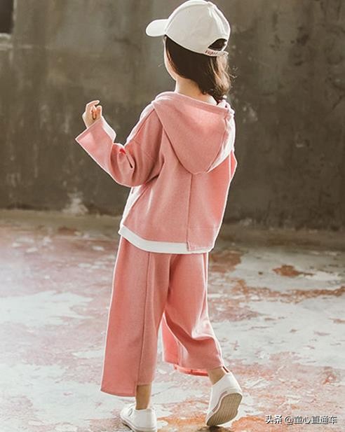 童装韩系风中大童,中大童装8-16岁运动衣