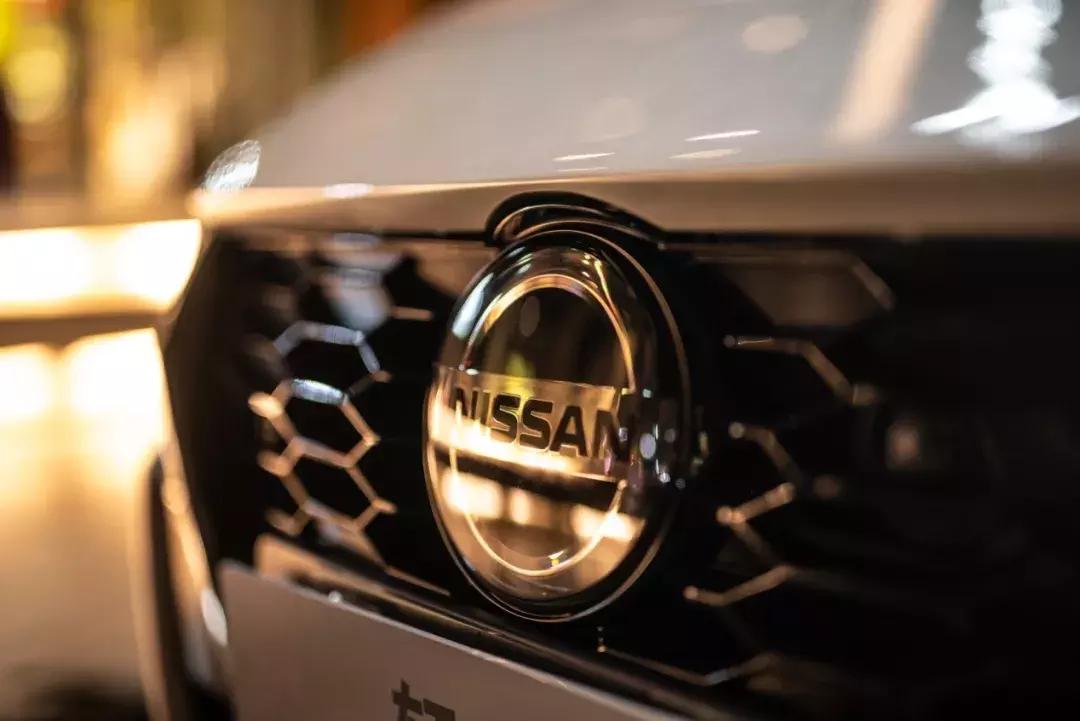 日产轩逸1.8自动挡落地价,全新轩逸手动低配落地多少钱