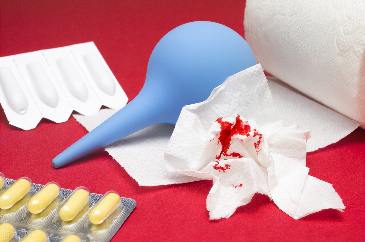 20岁小伙流光身体2/3的血，罪魁祸首竟是痔疮