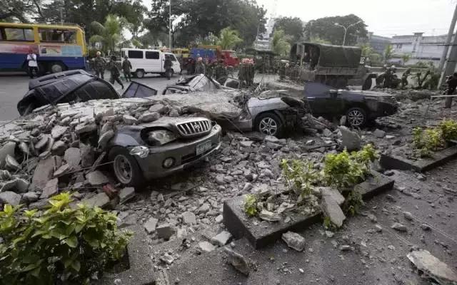 车撞了人了怎么处理最好,车撞了一下怎么报保险