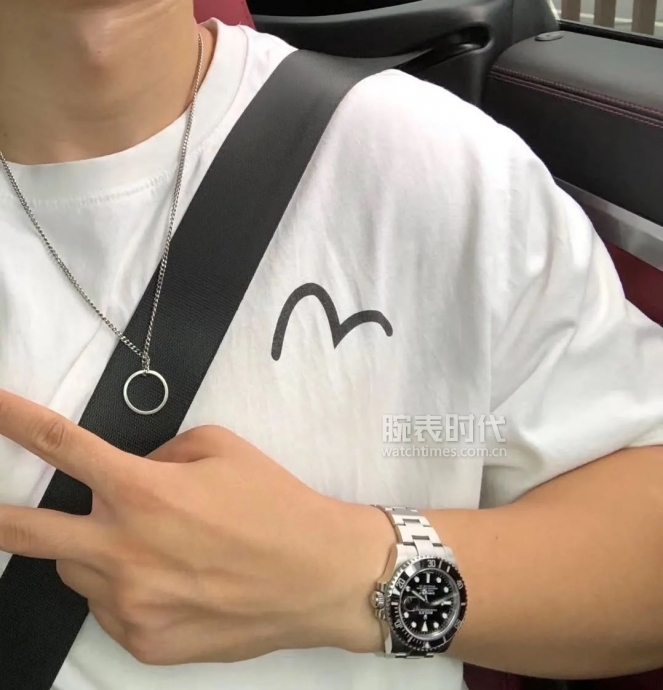 网友晒上千万的手表,网友晒1300手表