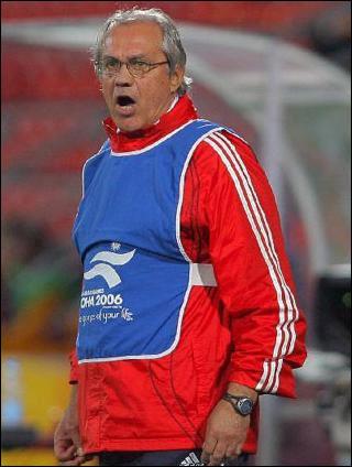 国足历届冲击世界杯失败后解说,国足爆冷首败