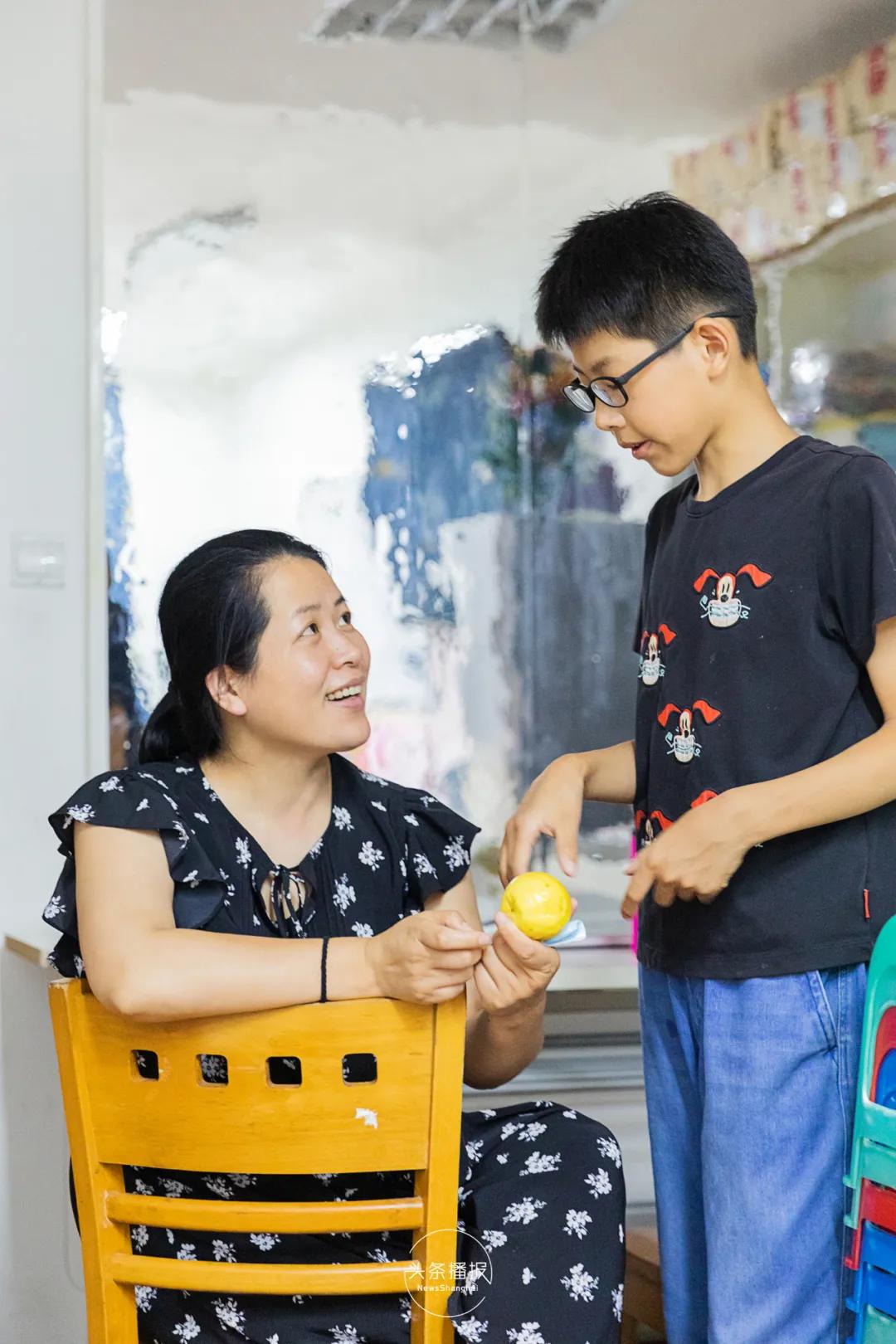 这群来自全国各地的「小候鸟」,温暖了整个上海