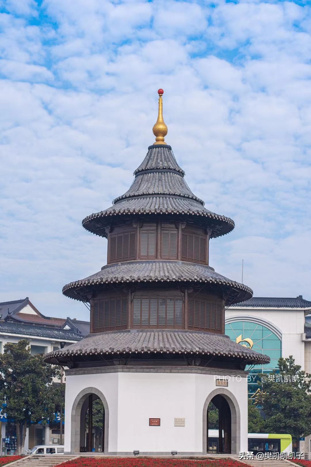 四望亭比文昌阁历史更久，两者相距500米，为何后者却是扬州地标