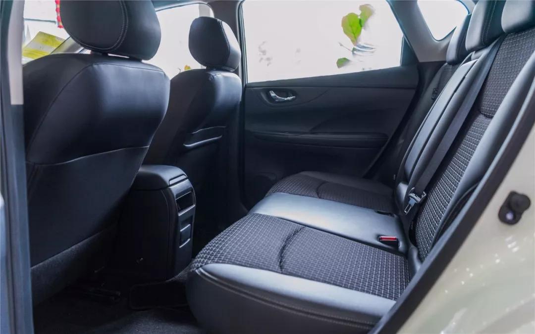 东风日产骐达:价格高一点,但空间告诉你值得!「快车体验043」