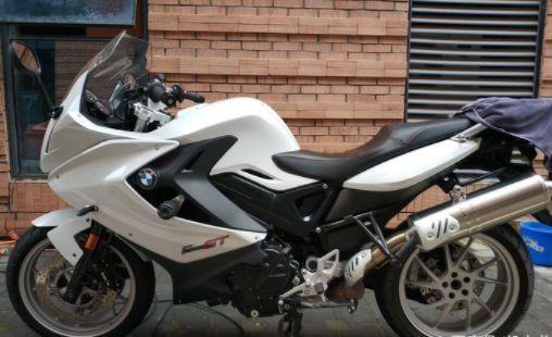 中了香港骑警的毒，拿下宝马F800GT，鲍鱼刹车、皮带传动、单臂摇