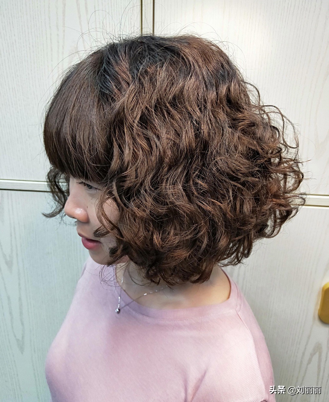 中年女发量少烫什么卷好看,40岁女人头发少烫什么卷好看洋气