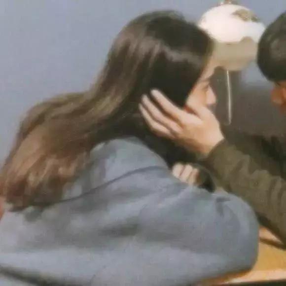 画地为牢我在牢里慢慢变老独白,情侣头像我想要和你一起慢慢变老