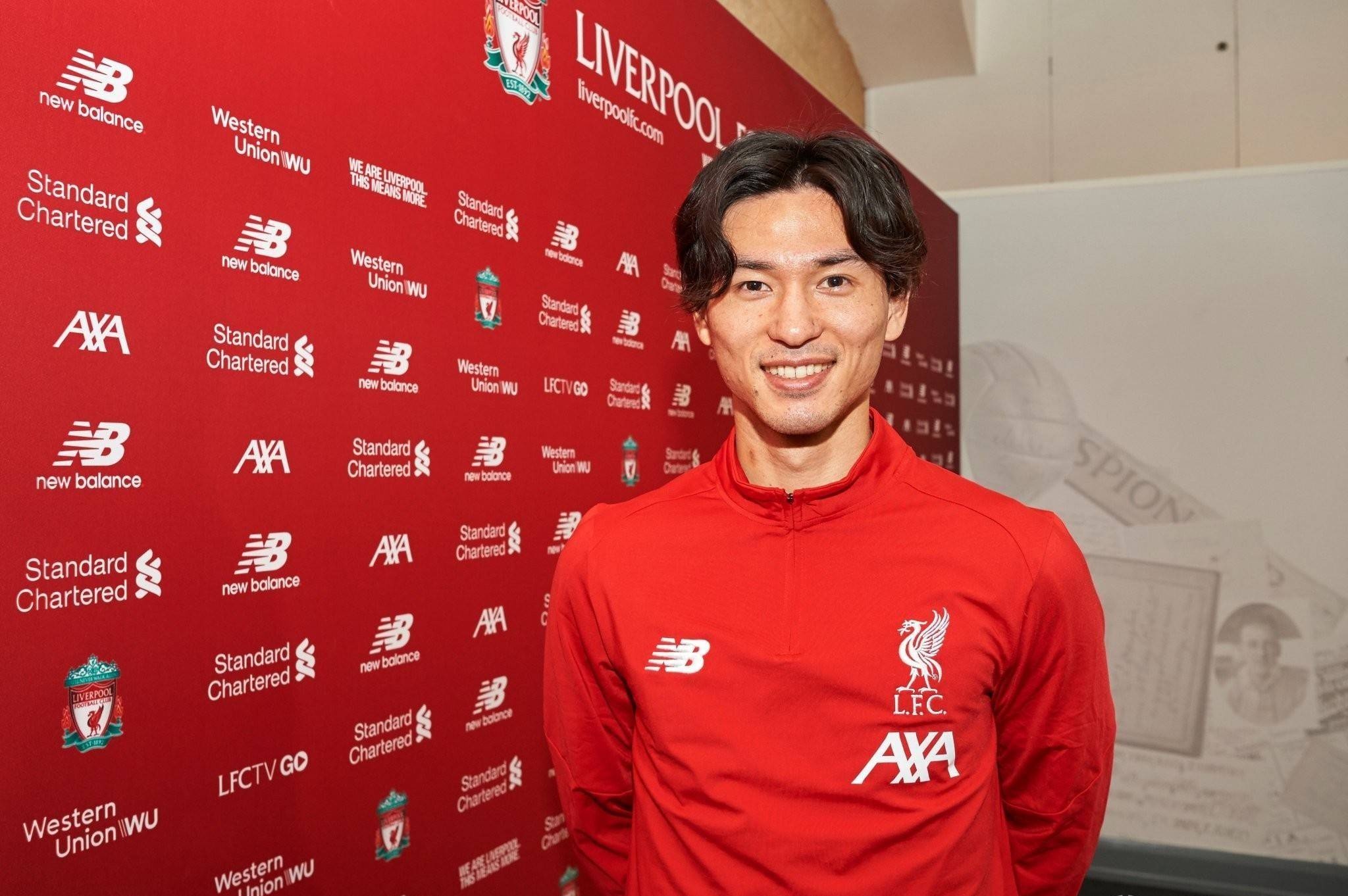 童颜清纯!利物浦新星爱情丰收!日本女友可爱惹人怜