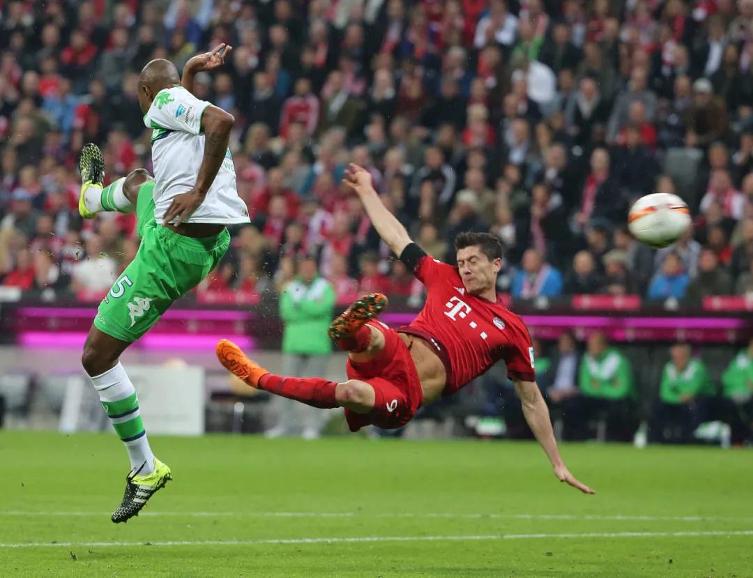 大黄蜂首展,大黄蜂第一部帅气登场