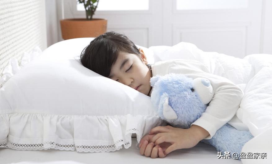 早上起床特别困怎么立刻有精神,早起很困如何解决