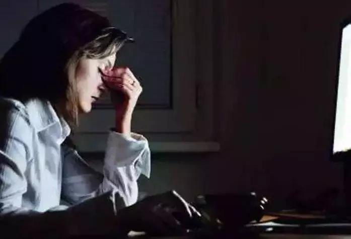 眼睛老是反复长眼结石怎么回事,眼睛长了结石什么原因