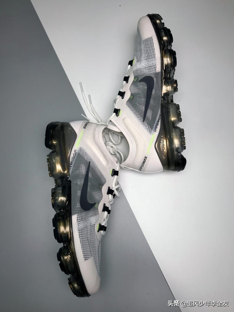 nike黑绿气垫钉鞋,nike鞋底全是气垫霜跑步鞋