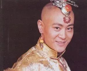 尘埃落定一个傻子的一生,尘埃落定傻子少爷却成了最大赢家