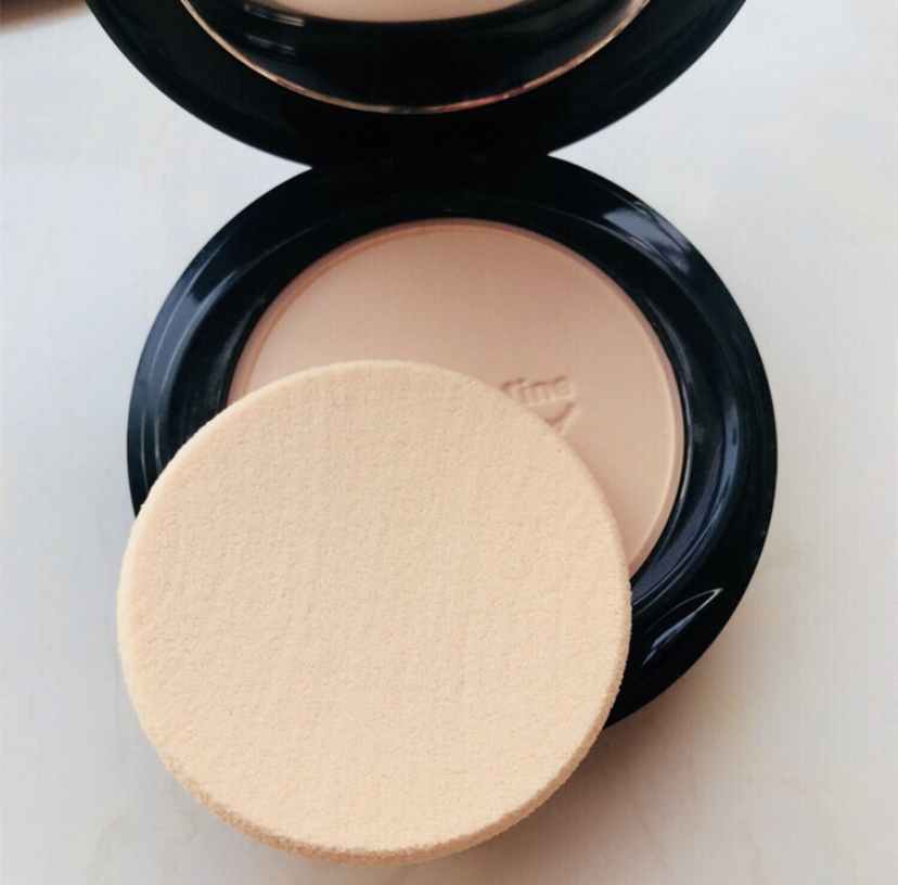 平价粉饼50元左右,300元控油粉饼