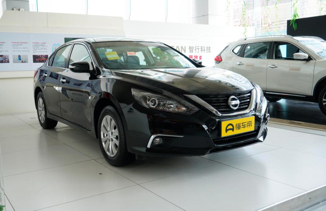 天籁引擎盖弹不起来,2016款天籁引擎盖液压杆撑不起来