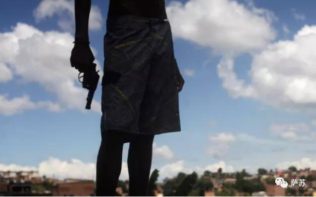 广州双枪失窃案：缝纫机厂和部队同时丢枪，警方如何顺藤摸瓜？