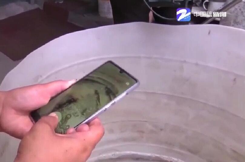 钱塘江大潮飞涌而上,钱塘江大潮奔涌而来