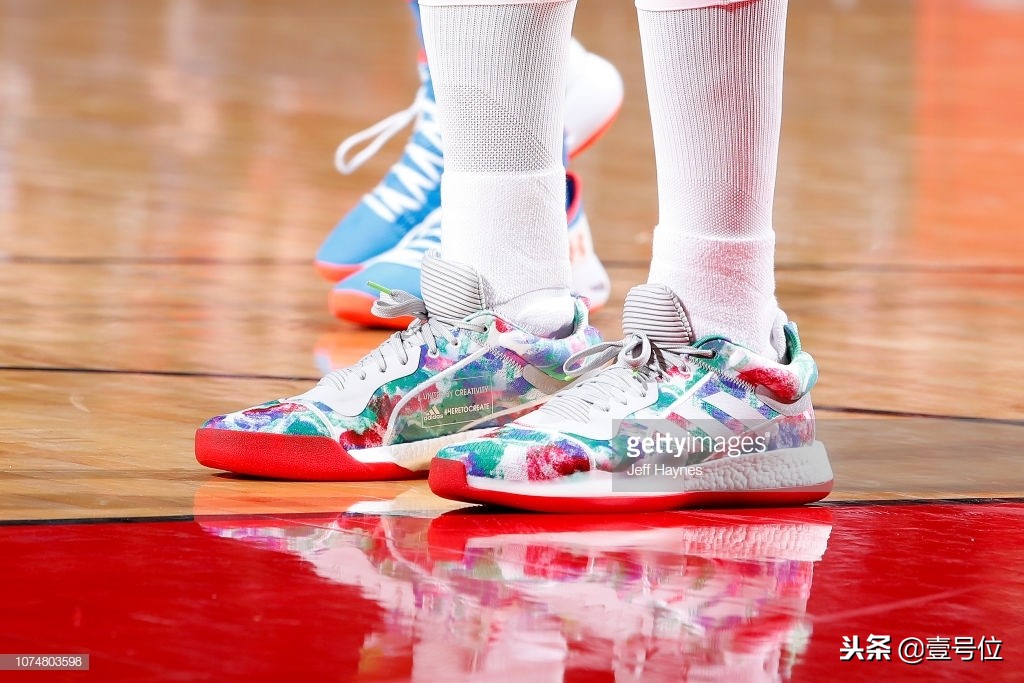 圣诞大战球鞋上脚,2010圣诞大战科比上脚球鞋