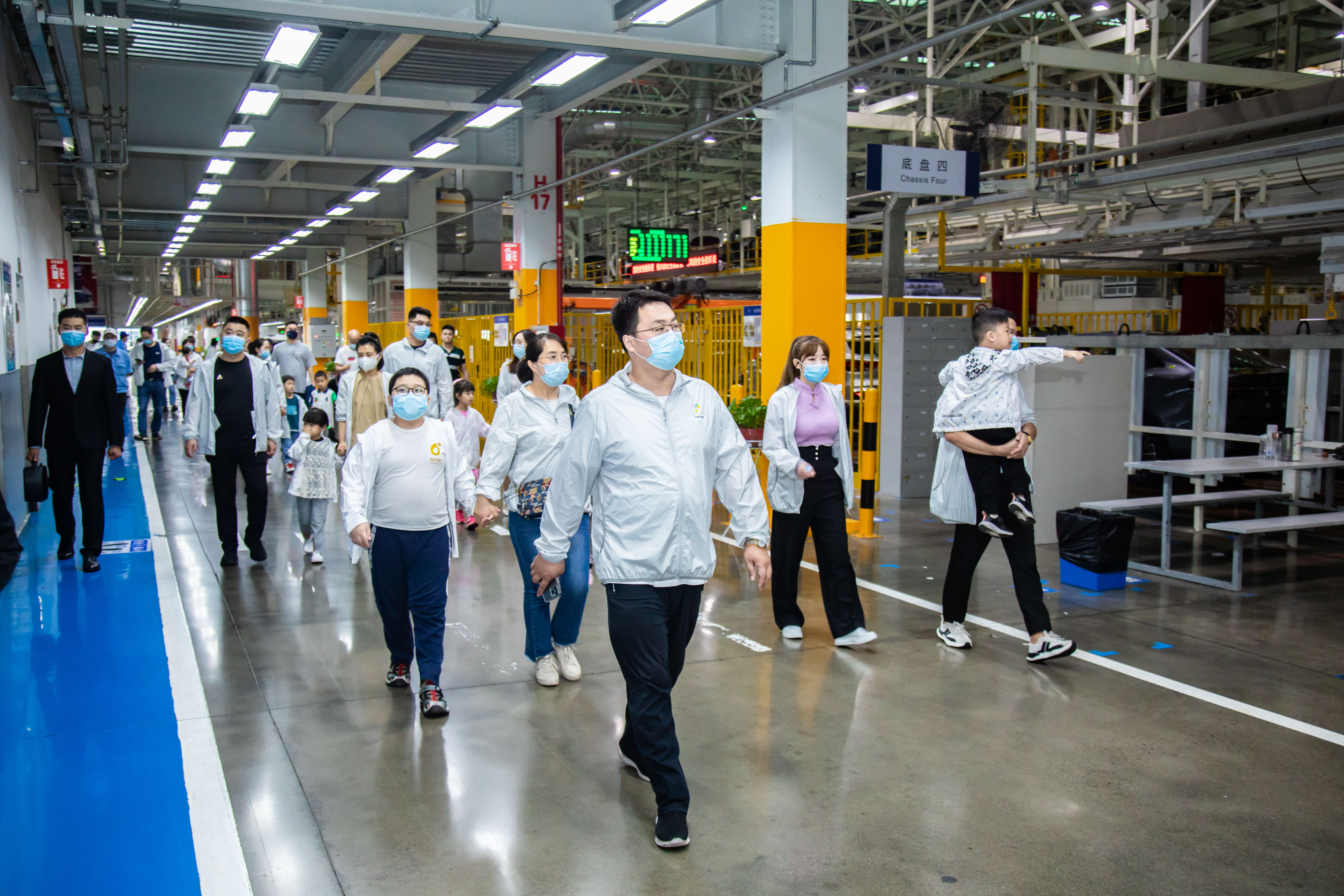 走，一起去探访上汽郑州智能工厂去