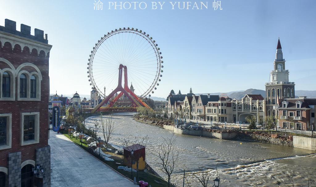 青海有座浓缩18国经典建筑的丝路小镇，不出国门，也能环游世界