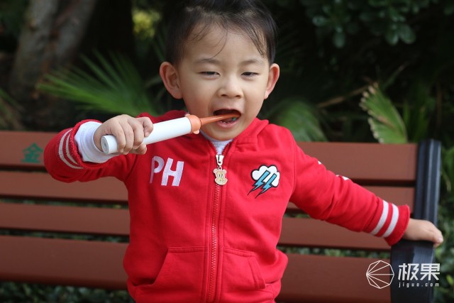 更懂儿童的儿童电动牙刷——iite牙小白S2体验