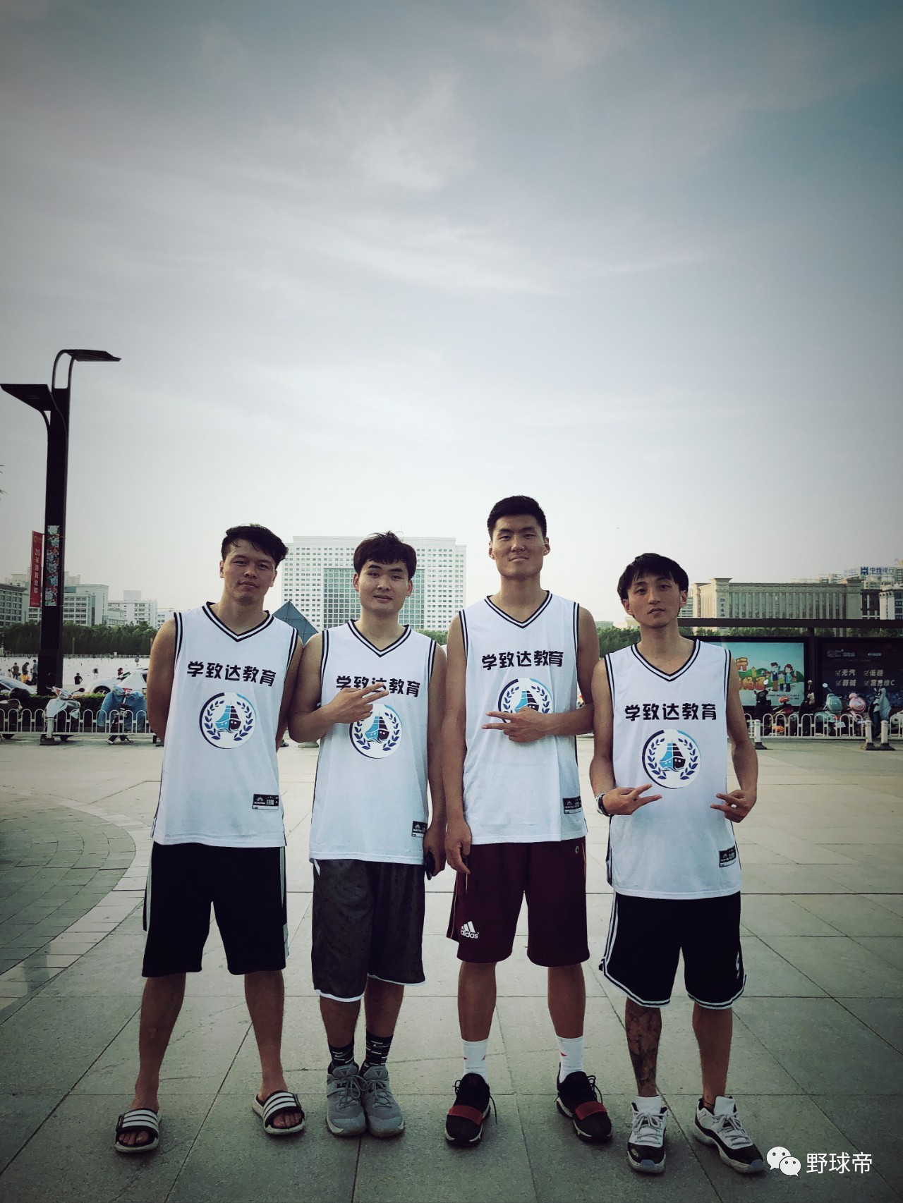 厉害！高中开始练篮球的他，拿下五站路人王冠军！