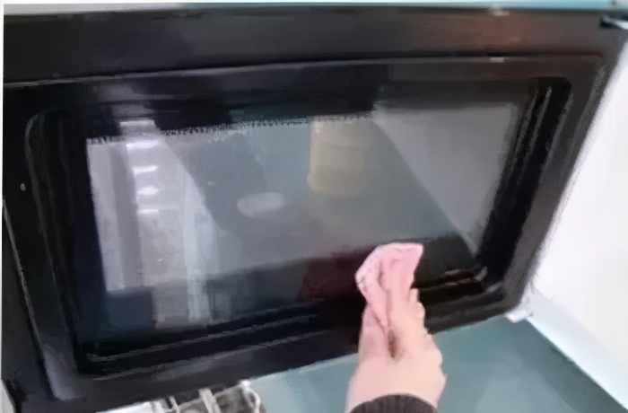 格兰仕微波炉顶部网格内如何清理,清理微波炉内污渍最好的方法