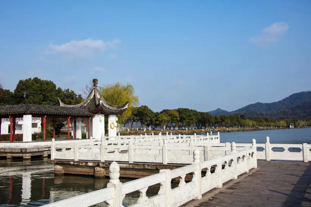 东钱湖为何叫东钱湖,东钱湖是不是人造湖