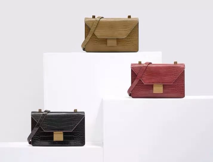 12月份小ck最新款包,小ck包怎么样值得买吗