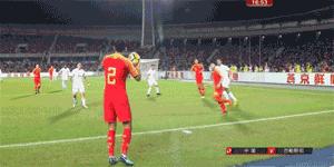 国足年度爆笑瞬间动态图,中国队踢球搞笑gif