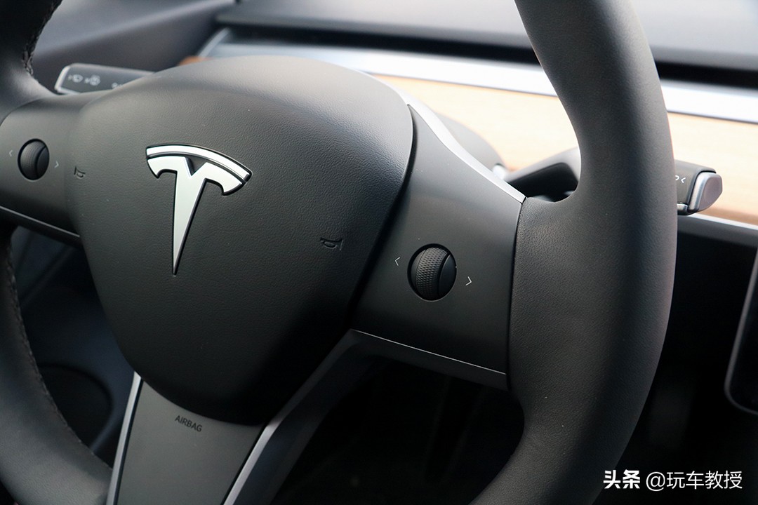 奥迪a4和特斯拉model3怎么选,特斯拉model3焕新版奥迪a4