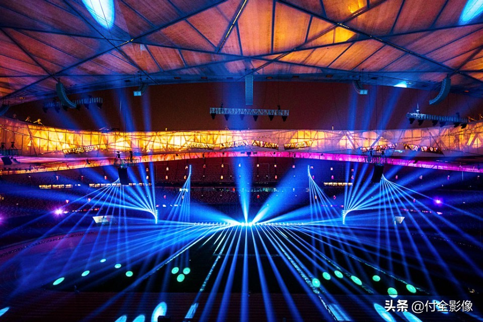 鸟巢沸腾瞬间,鸟巢合唱爱如潮水