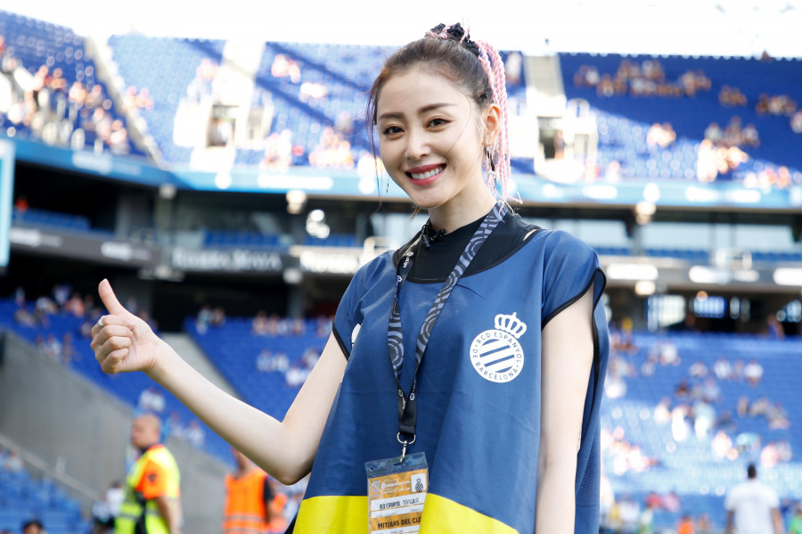 张天爱很装,张天爱超酷造型