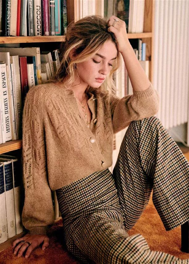 毛衣和卫衣哪个时尚一点好,卫衣与毛衣哪款好看