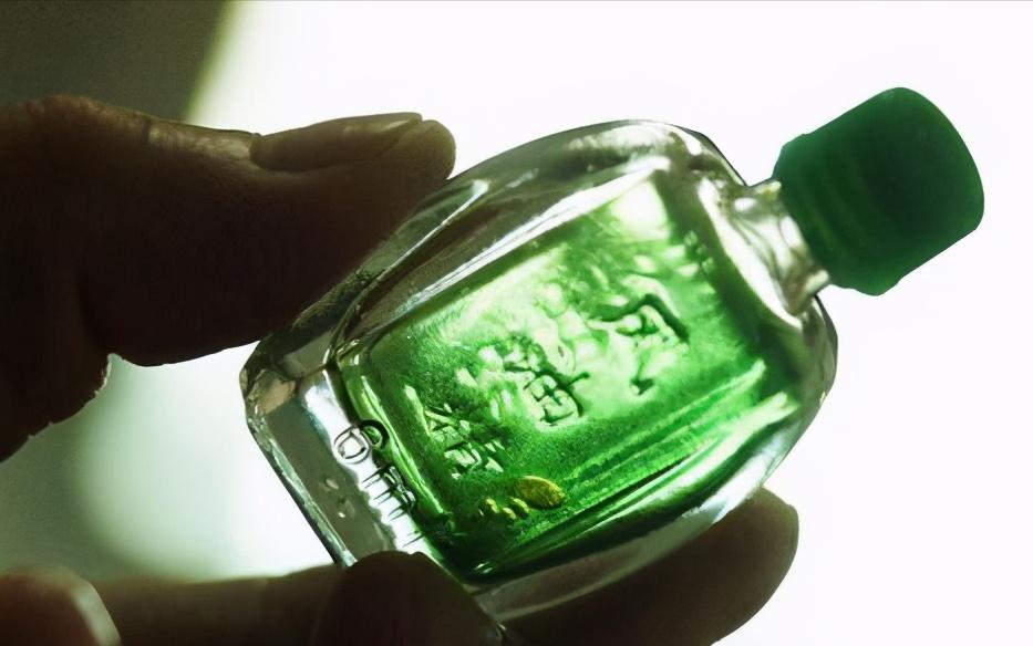 生活实用妙招:502胶水太黏,不小心滴在瓷砖上,如何去除?