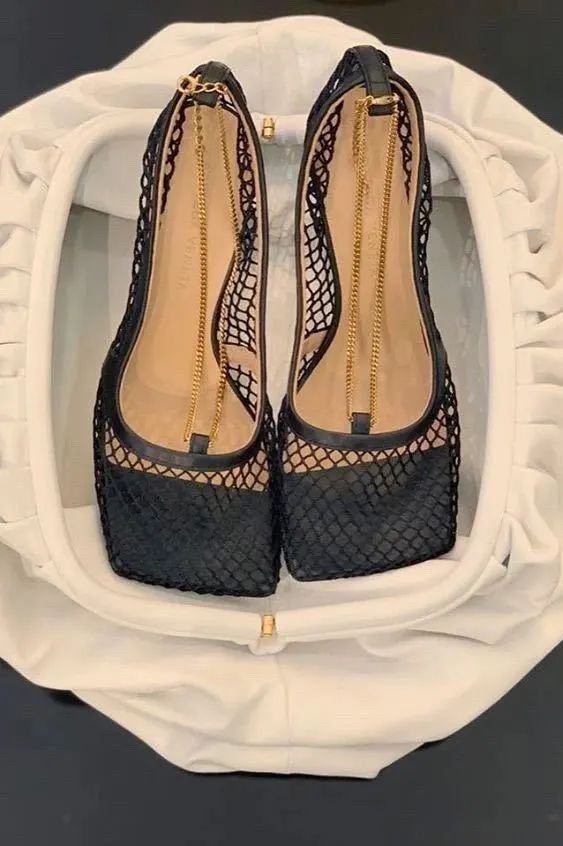 今年最火的4款凉鞋清爽又时髦,一双土到极致的凉鞋就是潮