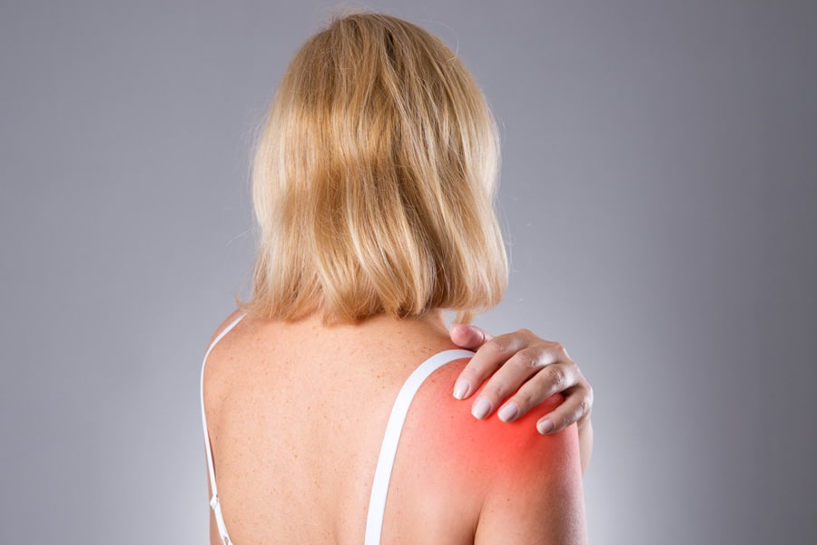 右肩膀疼痛是什么原因该怎么治疗,脖子与肩膀连接处疼痛是什么原因