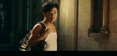 他是香港“烂片”拍得最好的导演，实力不输王晶，典型的给钱就拍