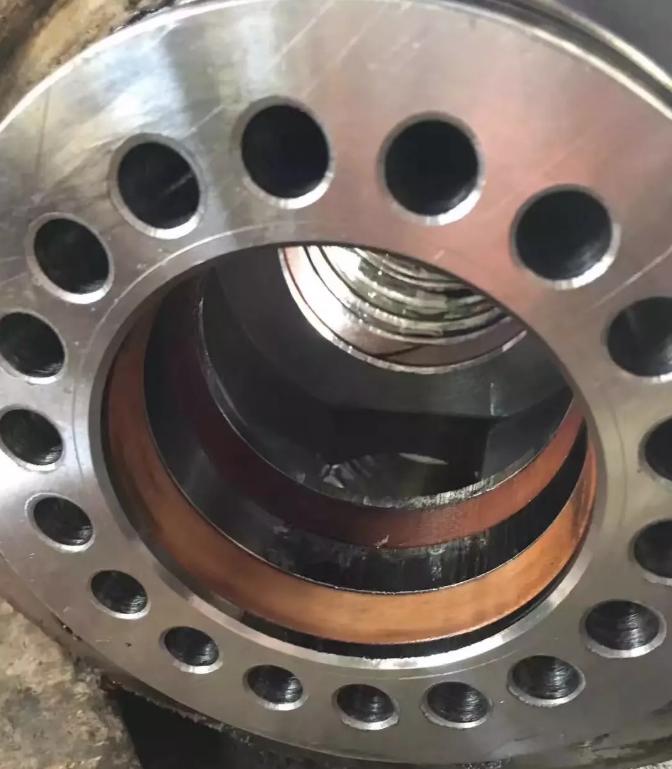 液压缸漏油可以继续使用吗,液压缸漏油怎么补救