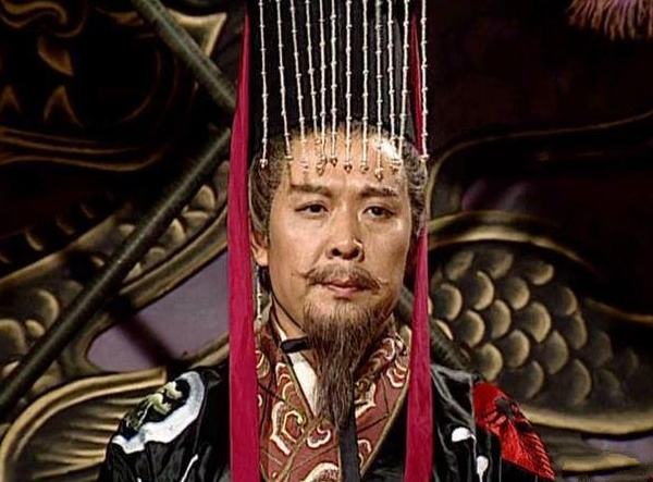 刘备被追杀无路可走,刘备被人追杀完整视频