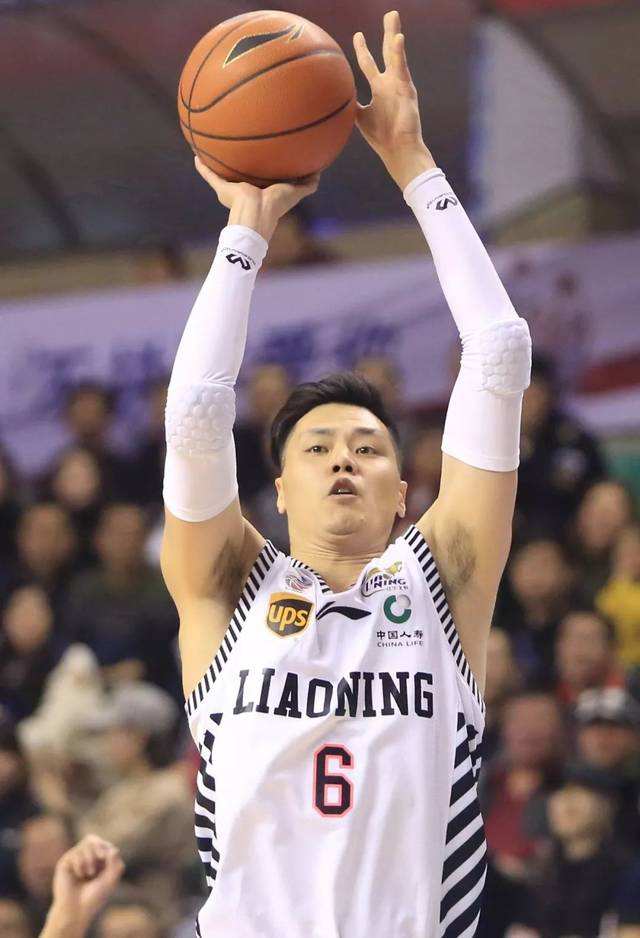 辽宁男篮有趣故事,辽宁男篮的球员名单及号码