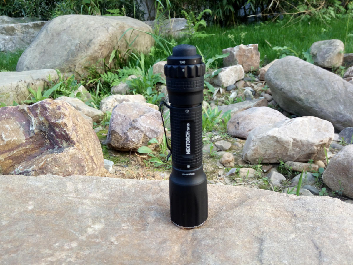 纳丽德ta15手电暴力测试,新款纳丽德ta15