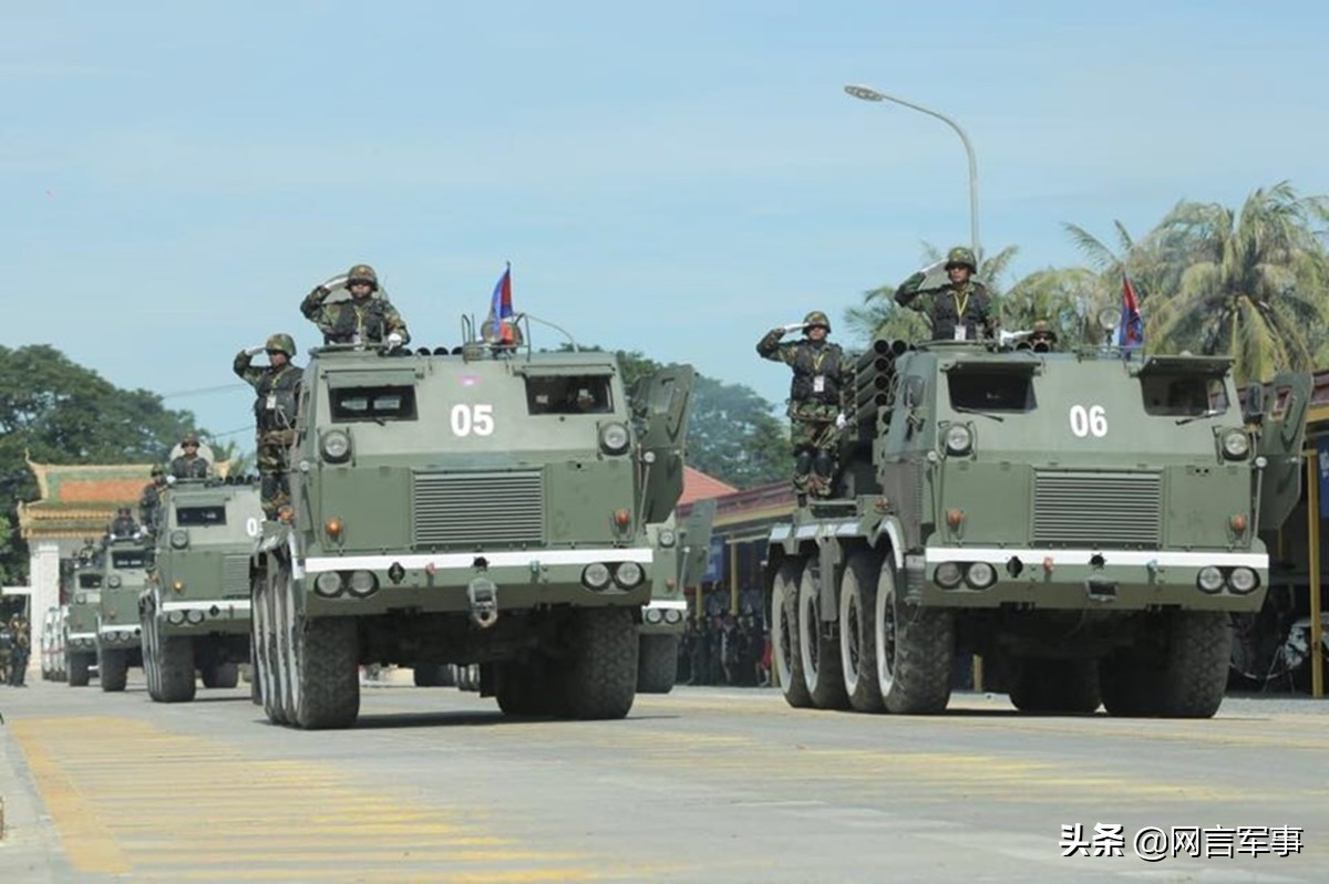 柬埔寨特种兵肌肉秀,柬埔寨援助装甲车