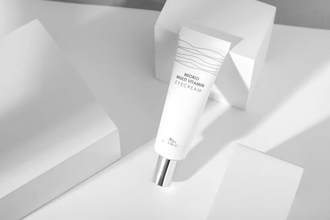 别再用针挑！用米澳拉，脂肪粒自己“掉”下来，效果胜过医美激光