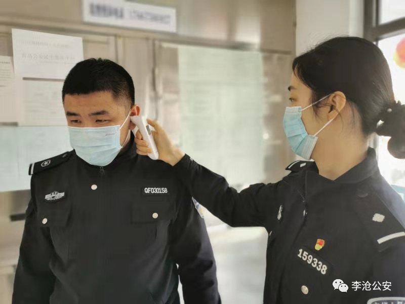 战疫铿锵女警在行动,战疫一线铿锵玫瑰展巾帼风采