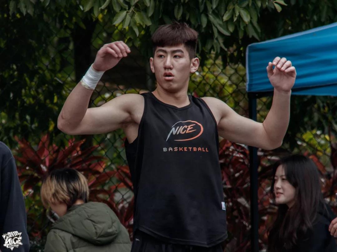 宏远+光明出品内线加盟清华男篮，他只愿做第一个自己