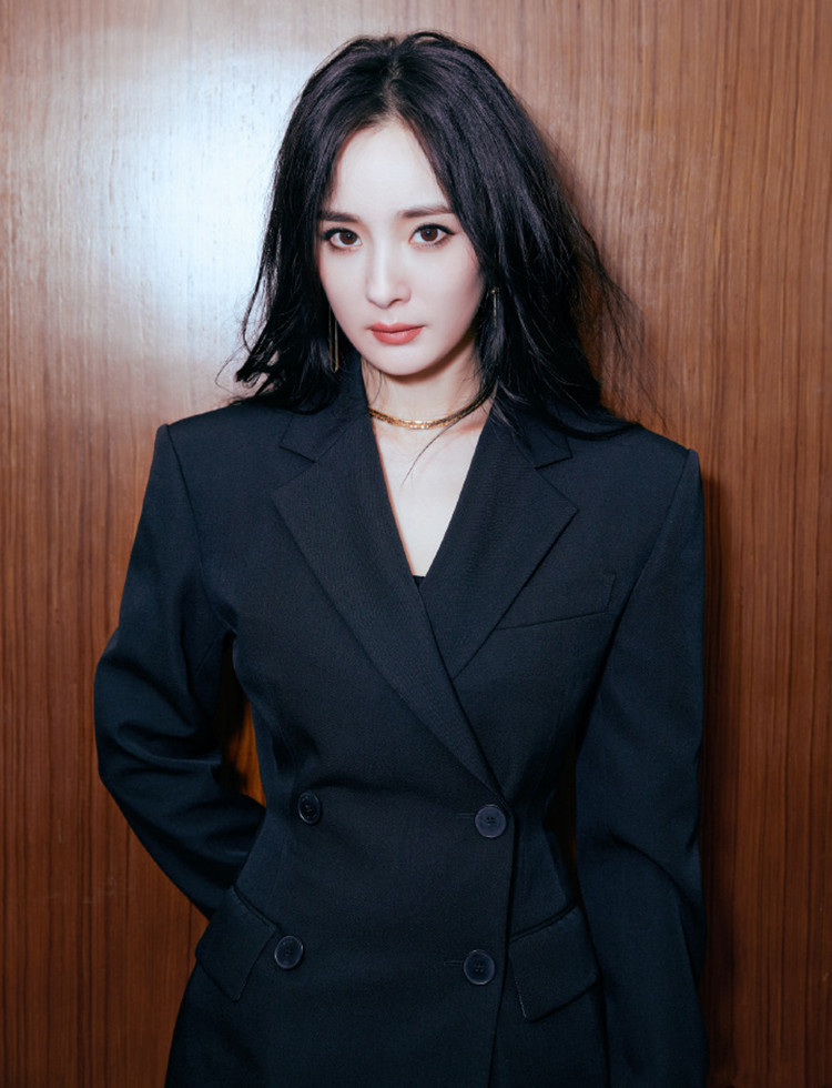 带货女王杨幂视频完整,大幂幂马丁靴怎么样