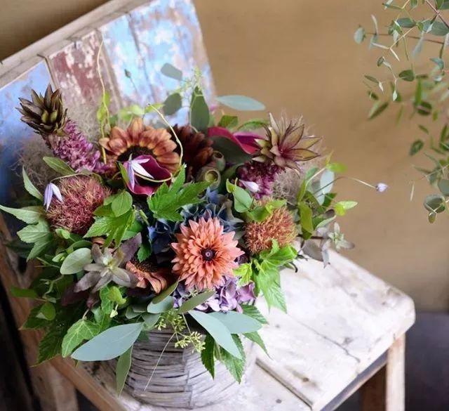 日式花艺作品,日本花店装修风格效果图