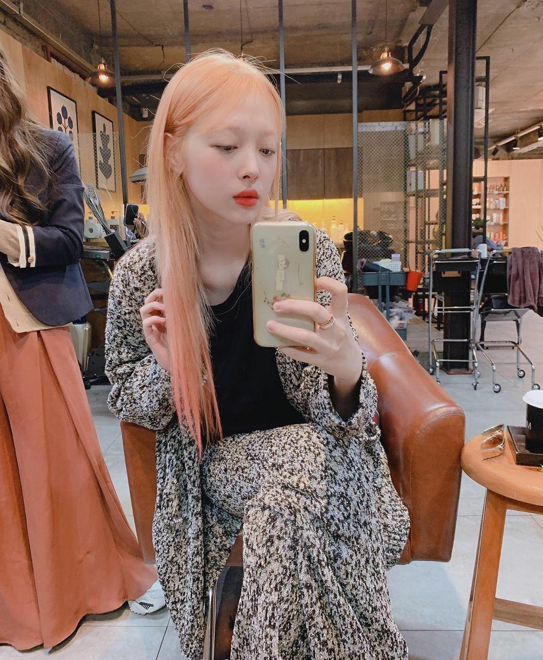 崔雪莉的短发怎么烫,崔雪莉穿搭风格